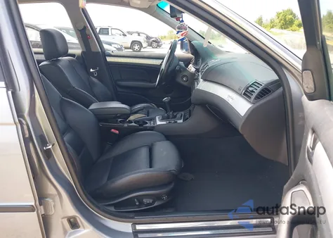 2005 BMW 330Xi from USA, damaged, VIN WBAEW53435PG12112